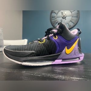 Lebron Witness 7 Shoes